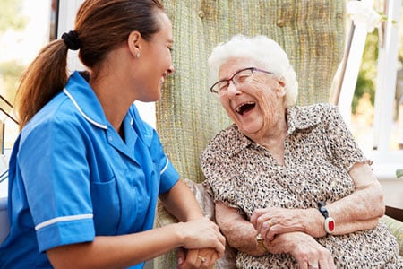 اعزام پرستار حرفه‌ای به منزل شما در سراسر تهران